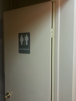 A Quick Guide to Renting Washroom Trailers