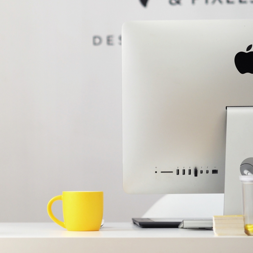 How to Create the Illusion of a Larger Mobile Office Space
